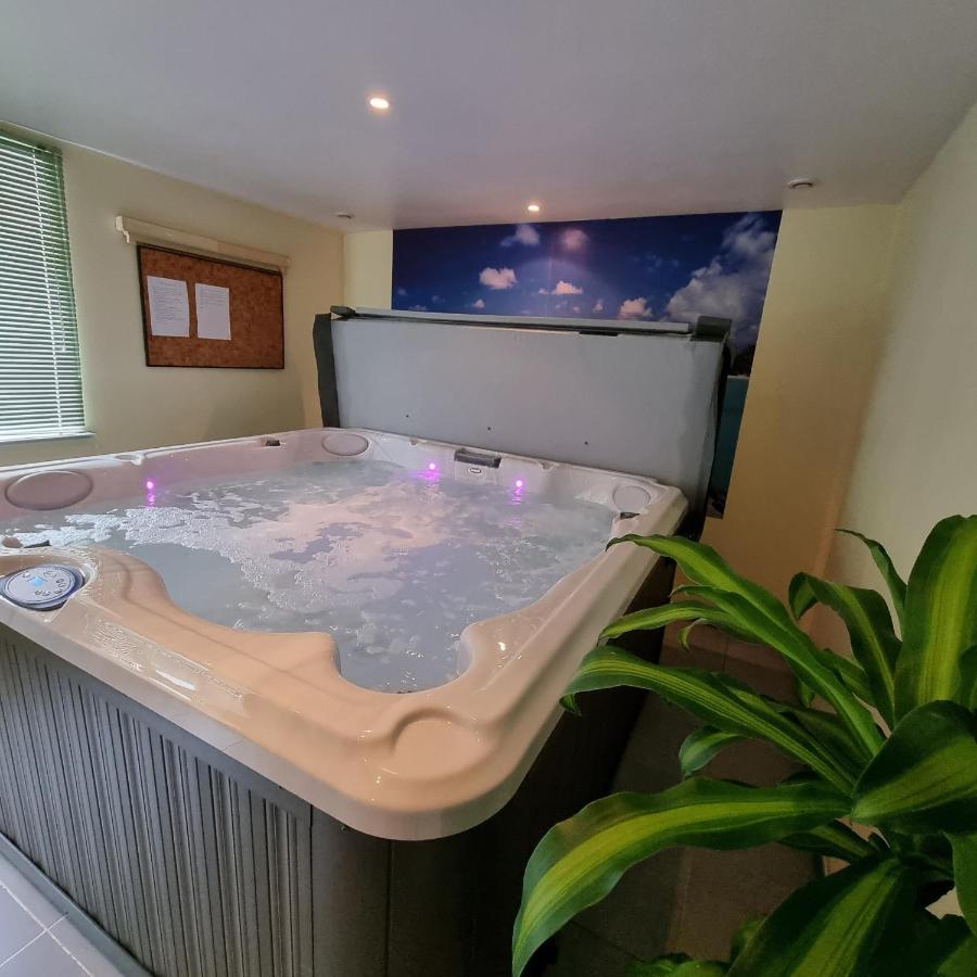 Gite Myrtille 2 A 6 Personnes Avec Spa Et Salle De Jeux Dans La Residence Вантрон Екстер'єр фото